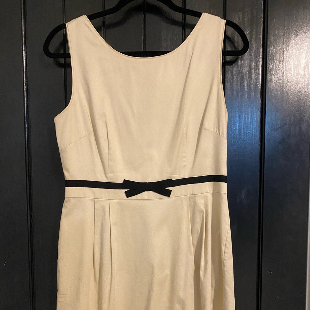 Kate Spade Tan with Black Bow Sheath Dress, Size 8